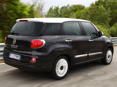 Fiat 500L Wagon 2018 Poster with Hanger