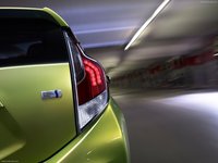 Toyota Prius c 2015 Poster 1313032