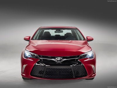 Toyota Camry 2015 Poster 1313140