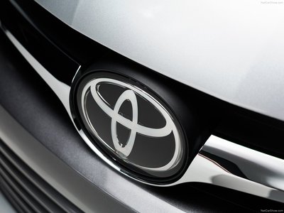 Toyota Camry 2015 stickers 1313159