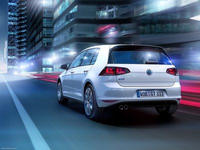 Volkswagen Golf GTE 2015 poster