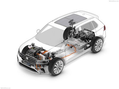 Volkswagen Tiguan GTE Concept 2015 mouse pad