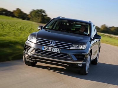 Volkswagen Touareg 2015 Poster 1316382