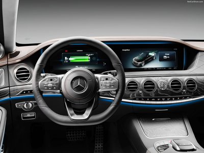 Mercedes-Benz S560e 2018 metal framed poster
