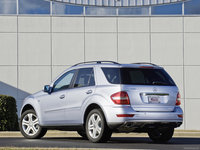 Mercedes-Benz ML450 Hybrid 2010 Mouse Pad 1324720