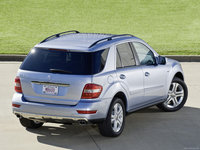 Mercedes-Benz ML450 Hybrid 2010 Mouse Pad 1324726