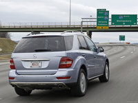 Mercedes-Benz ML450 Hybrid 2010 Sweatshirt #1324746