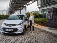 Opel Ampera-e 2017 mug #1325656