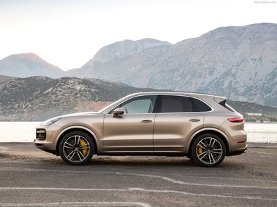 Porsche Cayenne Turbo 2018 puzzle 1326615