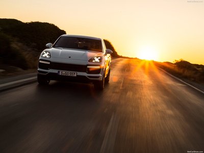 Porsche Cayenne Turbo 2018 tote bag #1326620