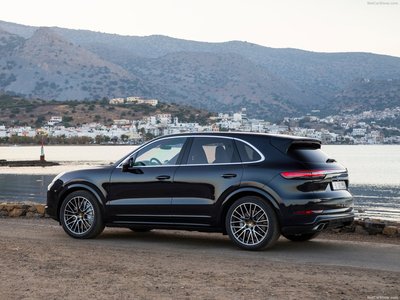 Porsche Cayenne Turbo 2018 mug #1326624