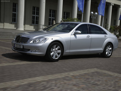 Mercedes-Benz S 600 Guard 2007 Poster with Hanger