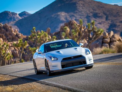 Nissan GT-R 2014 canvas poster