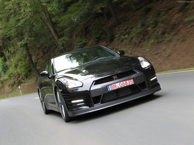 Nissan GT-R 2012 Poster 1333386