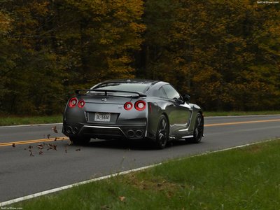 Nissan GT-R [US] 2018 canvas poster