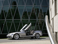 Mercedes-Benz SLR McLaren Roadster 2008 Mouse Pad 1334435