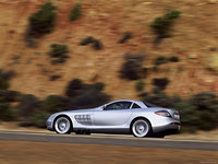 Mercedes-Benz SLR McLaren 2004 Mouse Pad 1334471