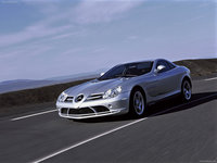 Mercedes-Benz SLR McLaren 2004 Mouse Pad 1334638