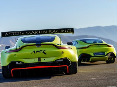 Aston Martin Vantage GTE Racecar 2018 Poster 1335872