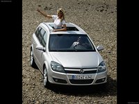 Opel Astra Station Wagon 2004 Poster 1337738