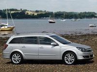Opel Astra Station Wagon 2004 Poster 1337785