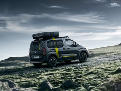 Peugeot Rifter 4x4 Concept 2018 Poster with Hanger