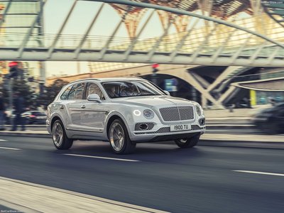 Bentley Bentayga Hybrid 2019 Poster 1346194