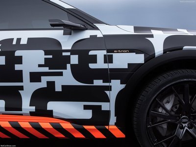Audi e-tron Concept 2018 mouse pad