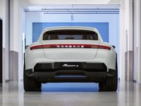 Porsche Mission E Cross Turismo Concept 2018 Sweatshirt #1346800