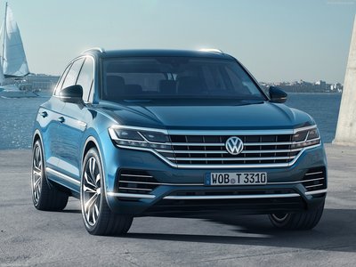 Volkswagen Touareg 2019 poster