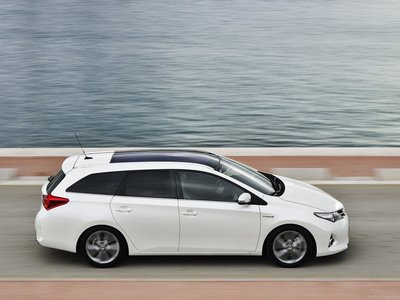 Toyota Auris Touring Sports 2013 Poster 1350430