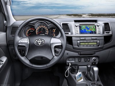 Toyota Hilux 2012 Mouse Pad 1350687