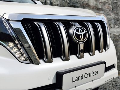 Toyota Land Cruiser 2014 stickers 1351060