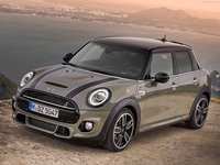 Mini Cooper S 5-door 2019 Mouse Pad 1351676