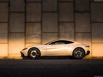 Aston Martin Vantage 2019 puzzle 1351795