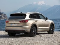 Volkswagen Touareg 2019 Longsleeve T-shirt #1352512
