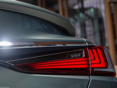 Lexus ES 2019 stickers 1354331