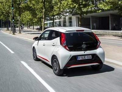 Toyota Aygo 2019 Poster 1354919