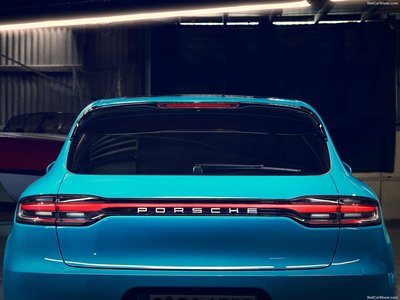 Porsche Macan 2019 poster