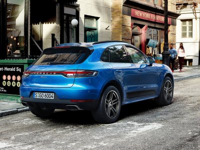 Porsche Macan 2019 Mouse Pad 1361993