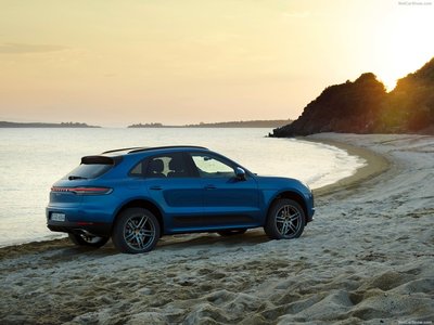 Porsche Macan 2019 Poster 1362001