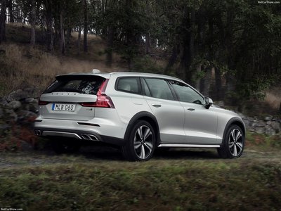 Volvo V60 Cross Country 2019 mouse pad