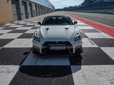 Nissan GT-R Nismo 2020 puzzle 1374134