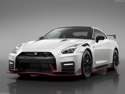 Nissan GT-R Nismo 2020 puzzle 1374157