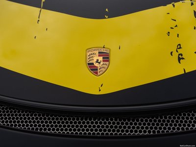 Porsche 718 Cayman GT4 Clubsport  2019 mouse pad