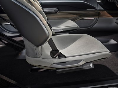 Audi AI-TRAIL quattro Concept 2019 tote bag
