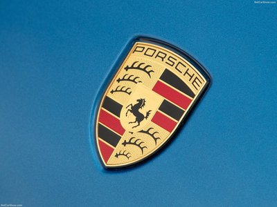 Porsche Macan Turbo 2019 metal framed poster
