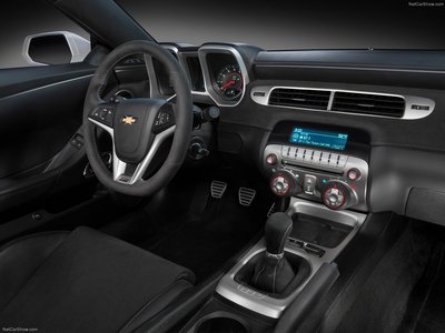 Chevrolet Camaro Z28 2014 mouse pad