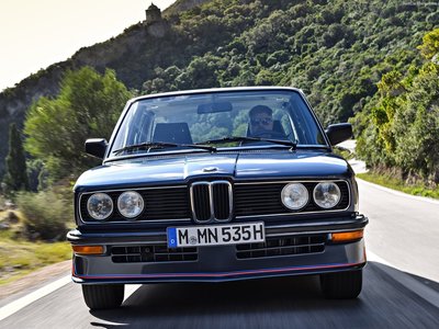 BMW M535i 1980 Poster with Hanger