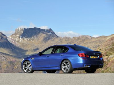 BMW M5 [UK] 2012 tote bag
